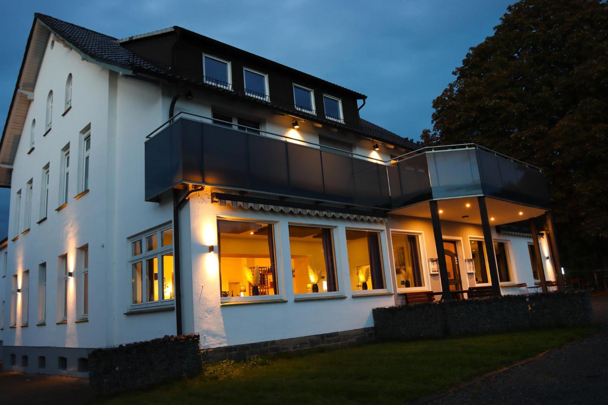 Luebkes Ferienwohnungen & Apartments Allendorf  外观 照片